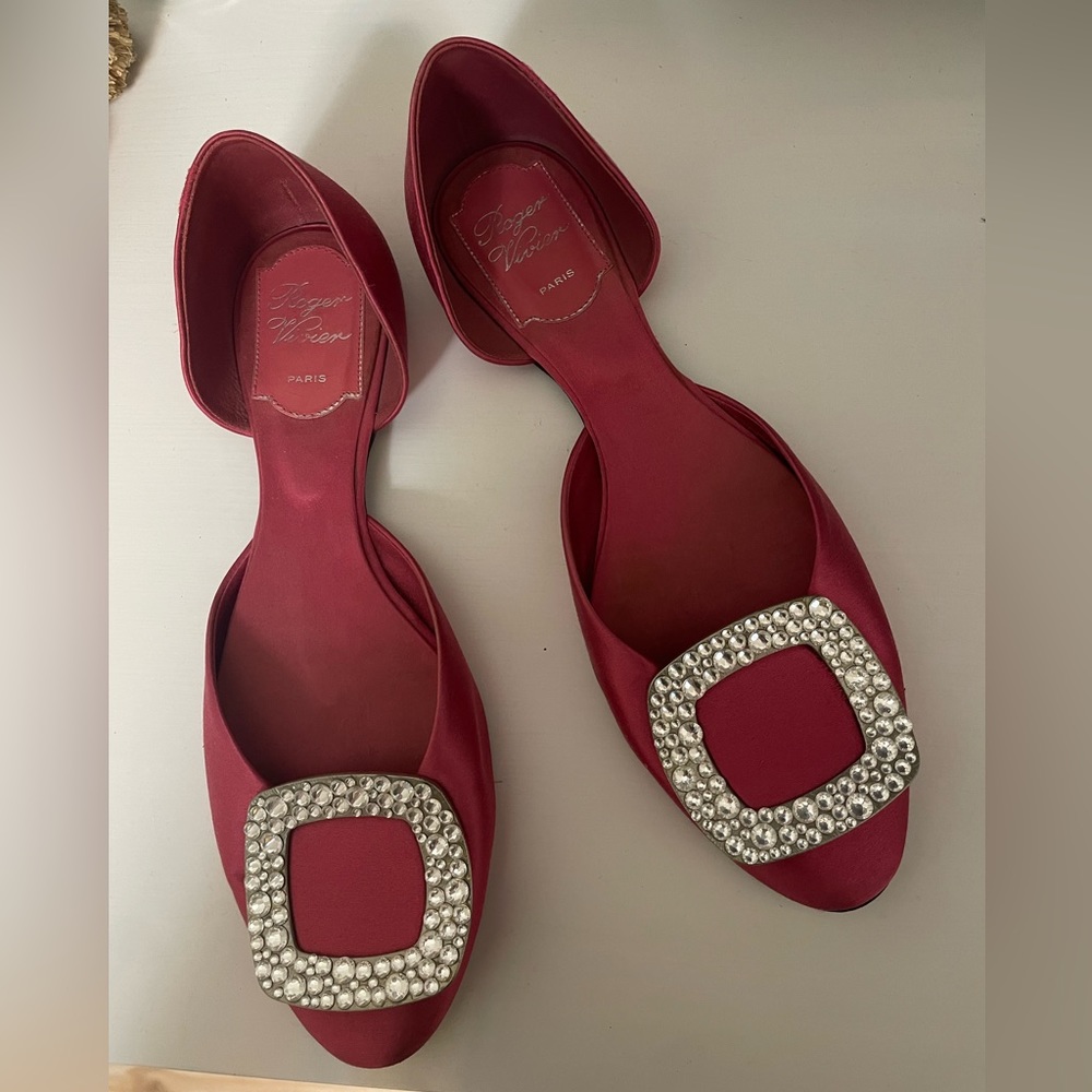 Authentic Roger Vivier flat shoes size 36